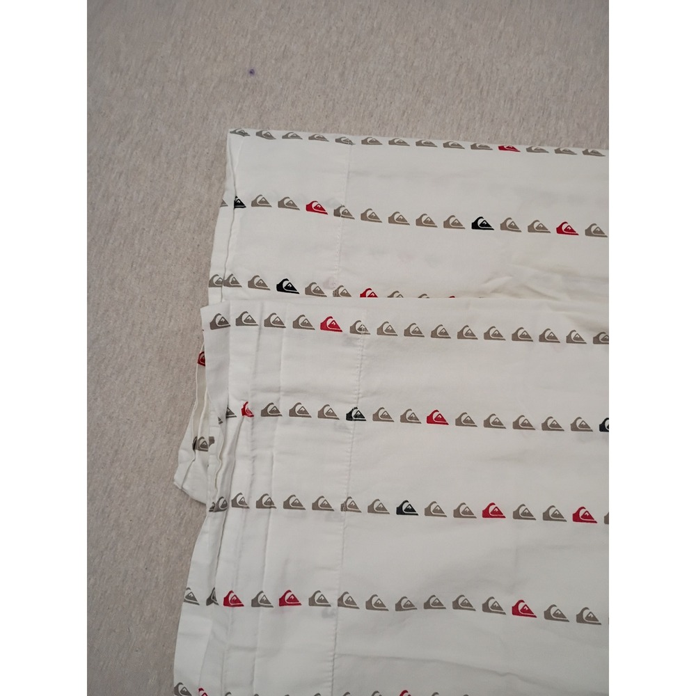 Quiksilver Logo Print Pillowcase Set of 2 White Red Cotton Bedding Y2K VTG Skate